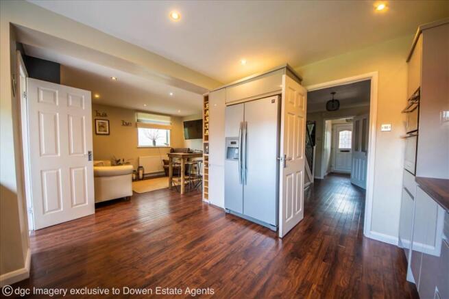 KITCHEN / BREAKFAST / SITTING ROOM
