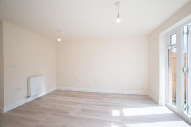 2 bed Semi-Detached to rent Image 6