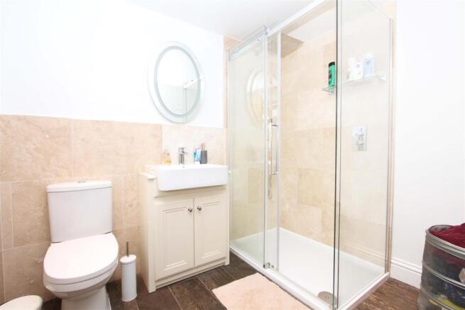 Ensuite shower room