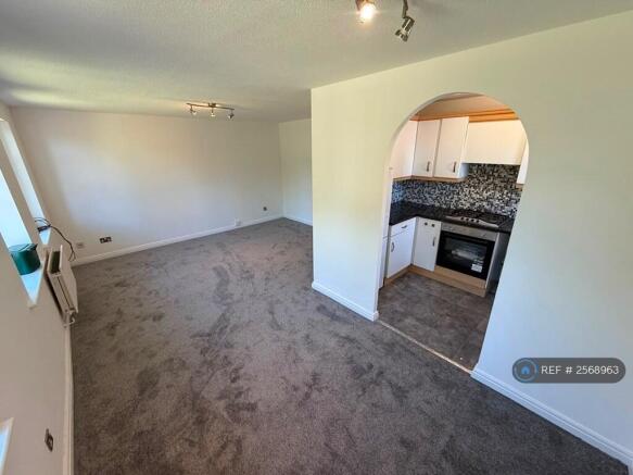 2 bed Flat to rent Image 10