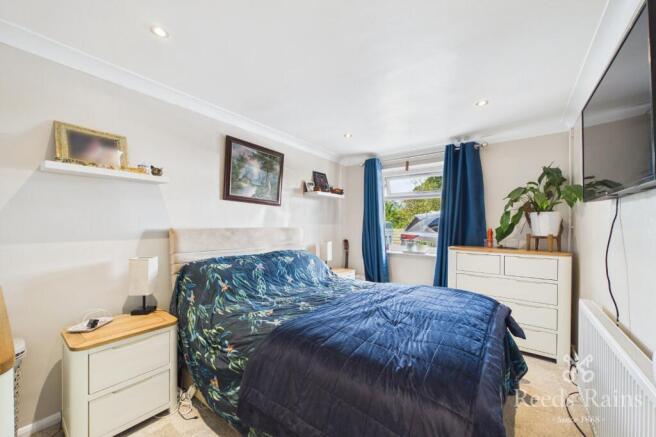 3 bed Bungalow for sale Image 12