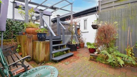 Brunswick Park Road, New Southgate, London, N11