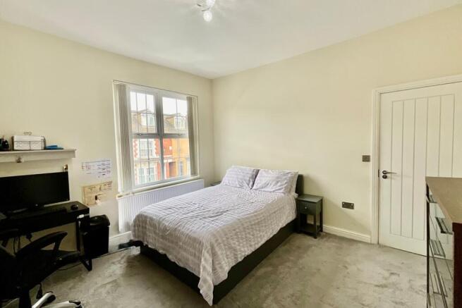 4 bed Terraced for sale Image 11