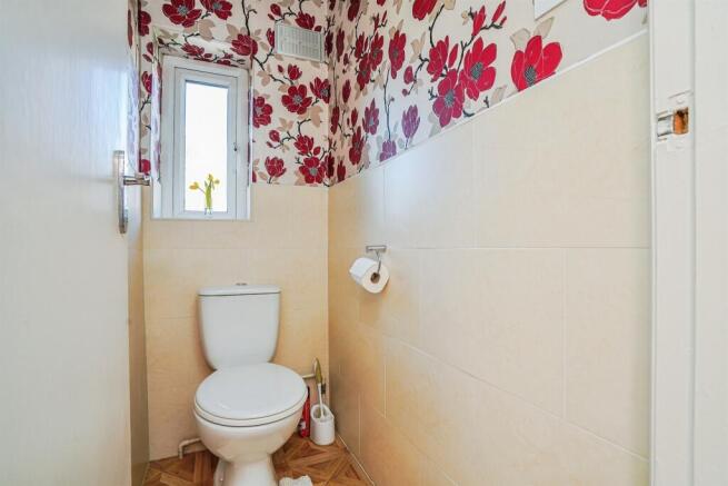 4 bed Semi-Detached for sale Image 10