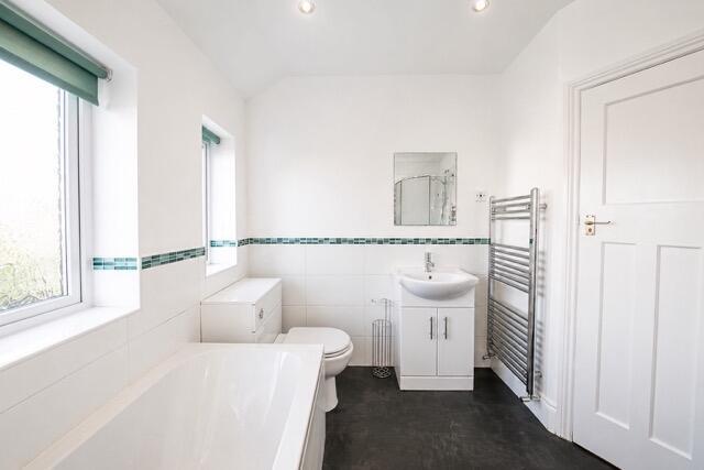3 bed Semi-Detached to rent Image 12