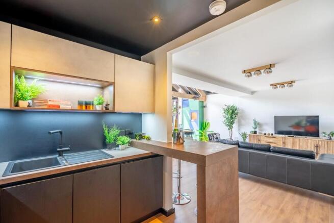 4 bed Town House for sale Image 7