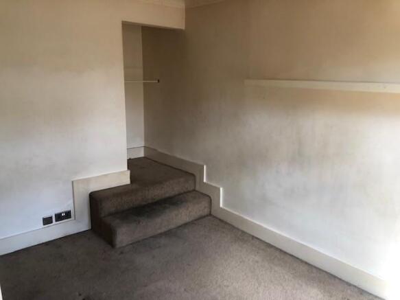 11 Albion Bed2 T202205112107.jpg