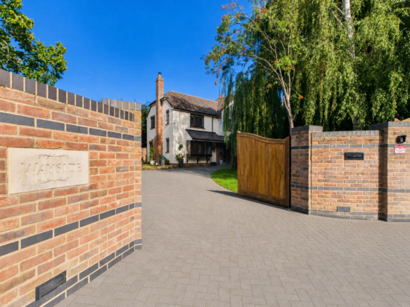 Gated Frontage.png