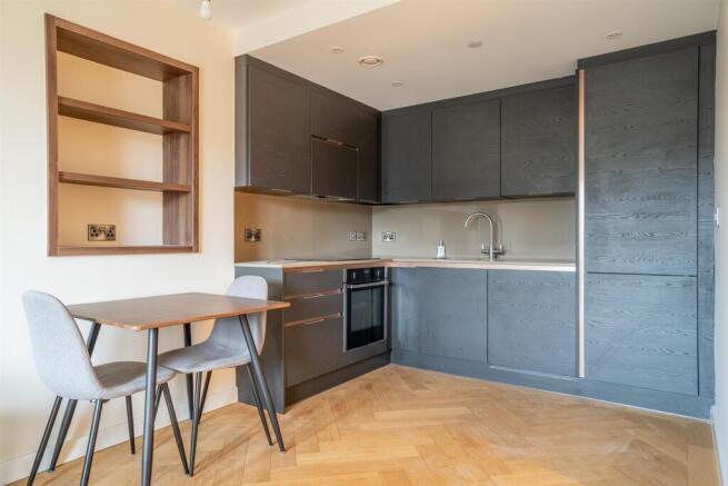 1 bed Flat to rent Image 4