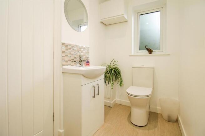 4 bed Detached for sale Image 12