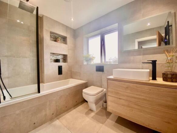 FAMILY BATHROOM