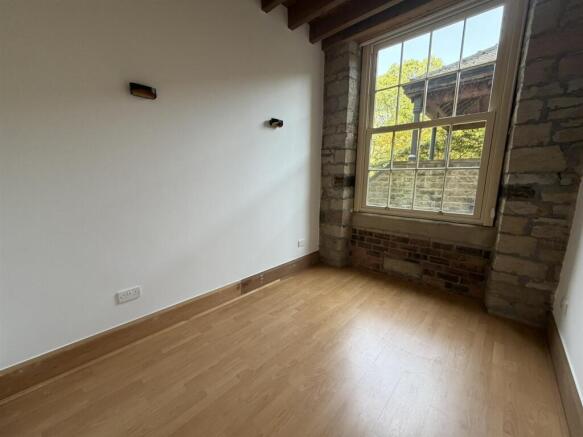 2 bed Apartment for sale Image 11