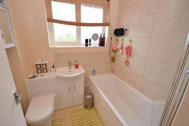 Bathroom (1).jpg