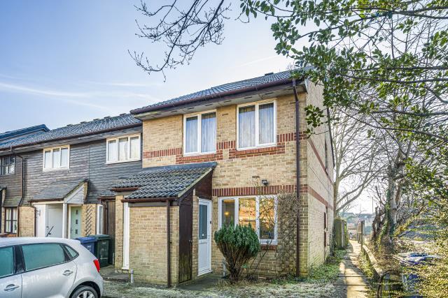 1-bed flat on The Ridings, Kidlington, £190,000
