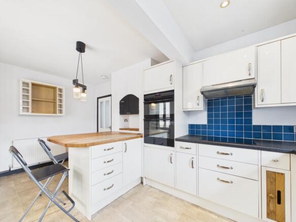 Firs Crescent, Allestree photo 4