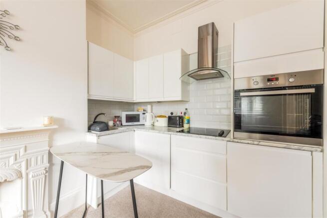 Flat 1, 76 Walsingham Road-2.jpg