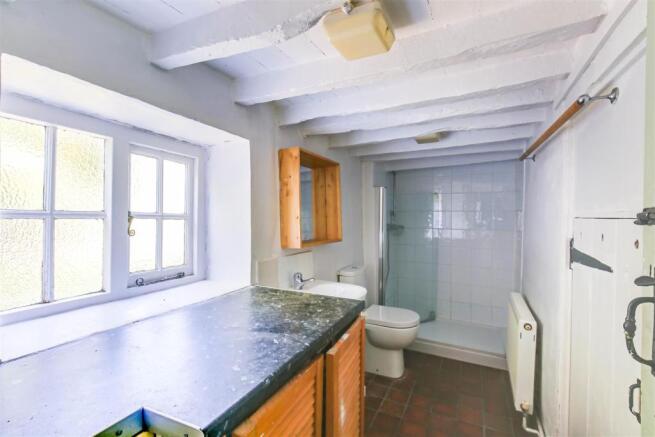 5. Shower room.jpg