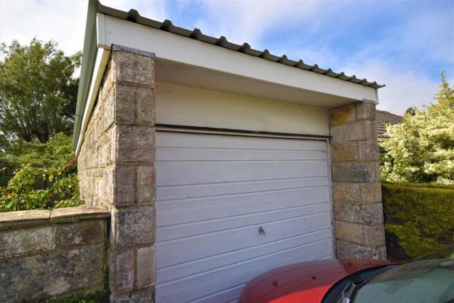 Detached garage