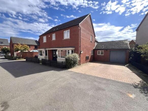 4 Bedroom Detached in NN5 4WD