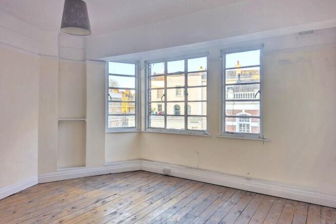 Flat 22 Selwyn Court, Blackheath Village, London, SE3 9SZ