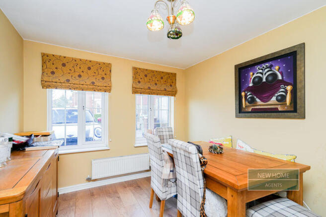 4 bed Detached for sale Image 8