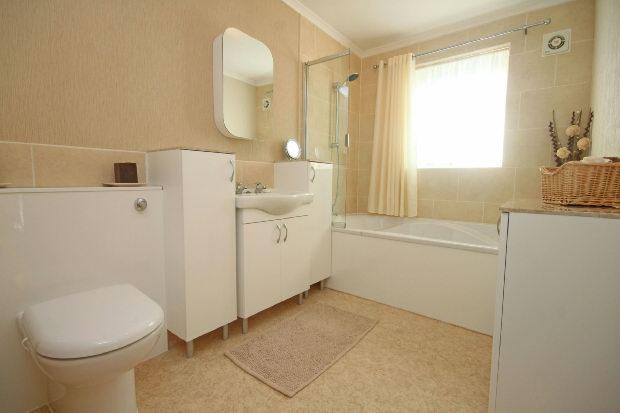 En Suite Bathroom/Wc