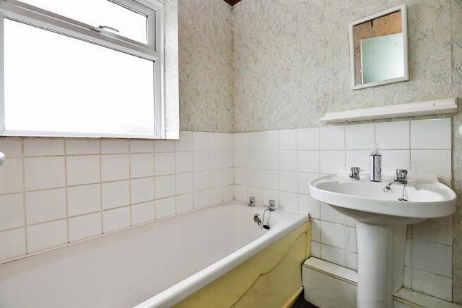 Ground Floor Bathroom:
