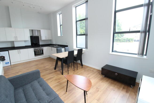2 bed Apartment to rent Image 5