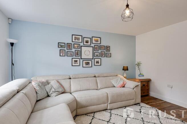 3 bed Semi-Detached for sale Image 10