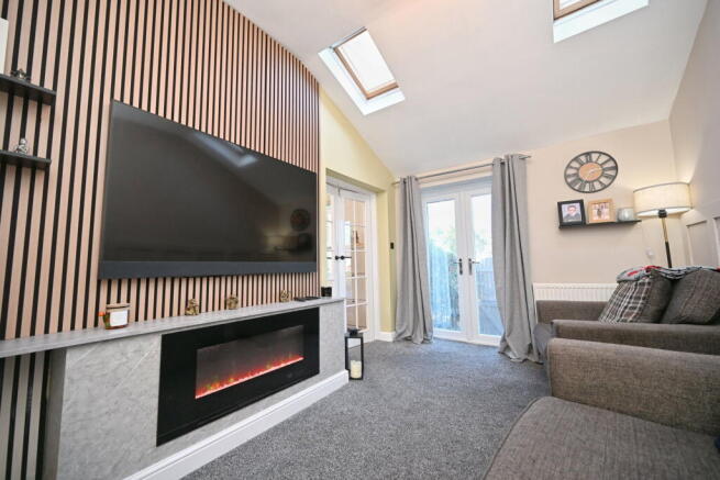 4 bed Semi-Detached for sale Image 7