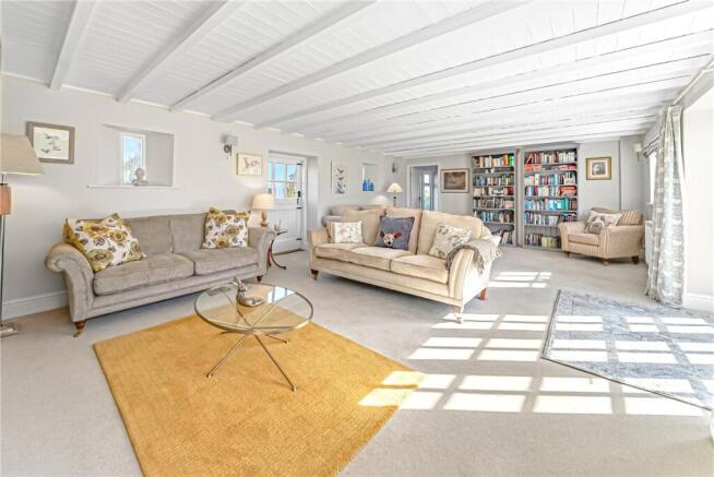 4 bed Detached for sale Image 9