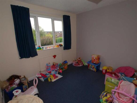 BEDROOM 4