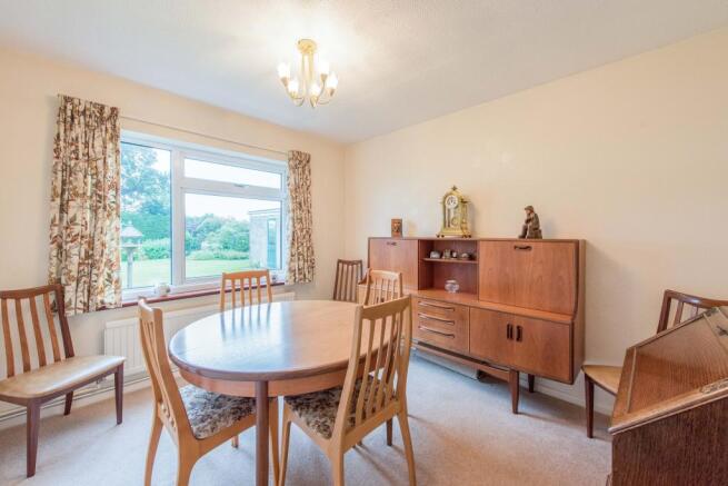 Bedroom/dining room