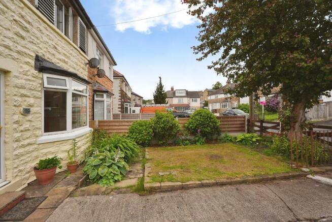 3 bed Semi-Detached for sale Image 12