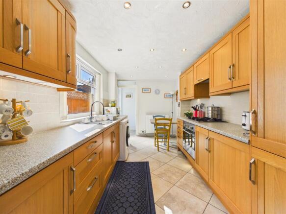 3 bed Terraced for sale Image 4