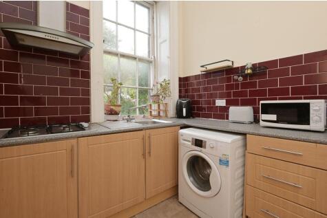 63 Newington Road, EDINBURGH, EH9 1QW