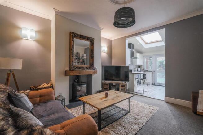3 bed Terraced for sale Image 4