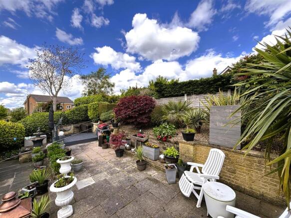 4 bed Detached for sale Image 6