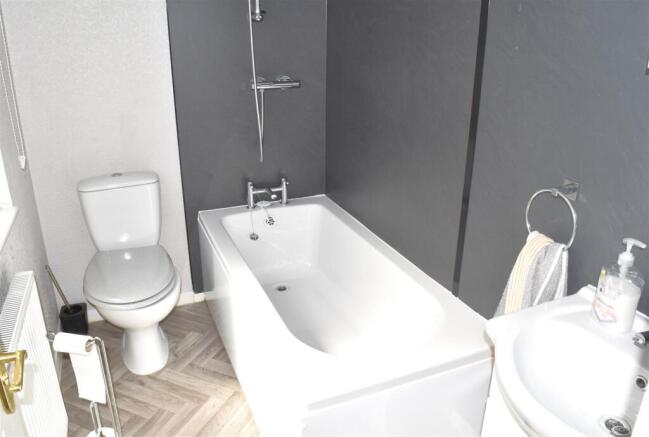 2 bed Park Home for sale Image 4