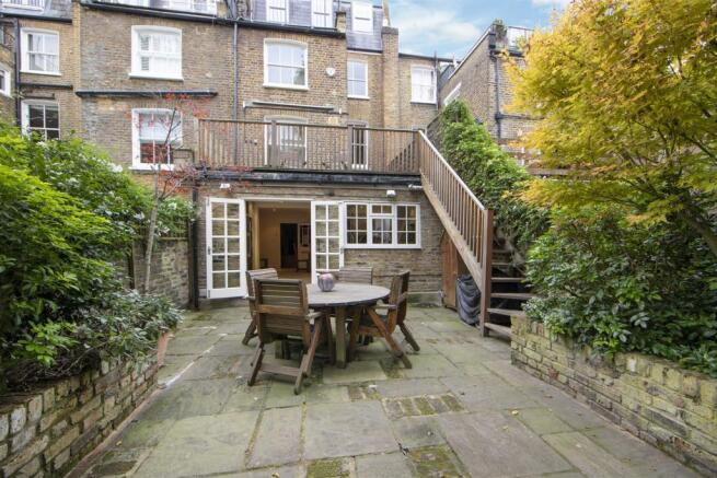 Sales Hammersmith Agate Road 26 - Garden.jpg