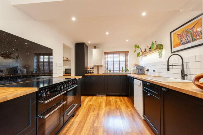 Kitchen..jpg