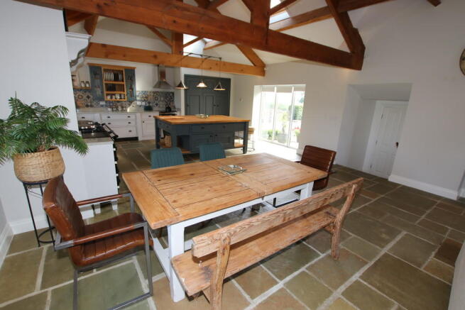 Living Dining Kit...