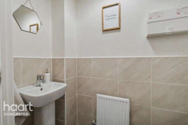 3 bed Semi-Detached for sale Image 10