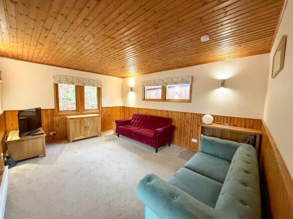 2 bed Chalet for sale Image 7