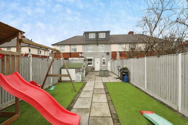3 bed Terraced for sale Image 4