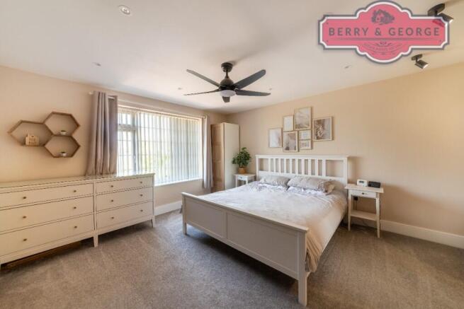 MAIN BEDROOM