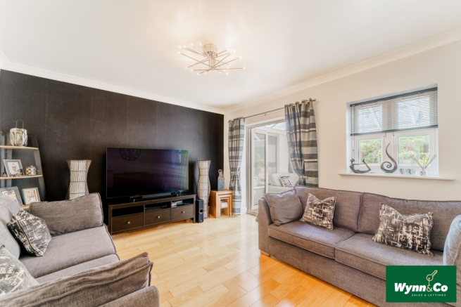 5 bed Detached for sale Image 6