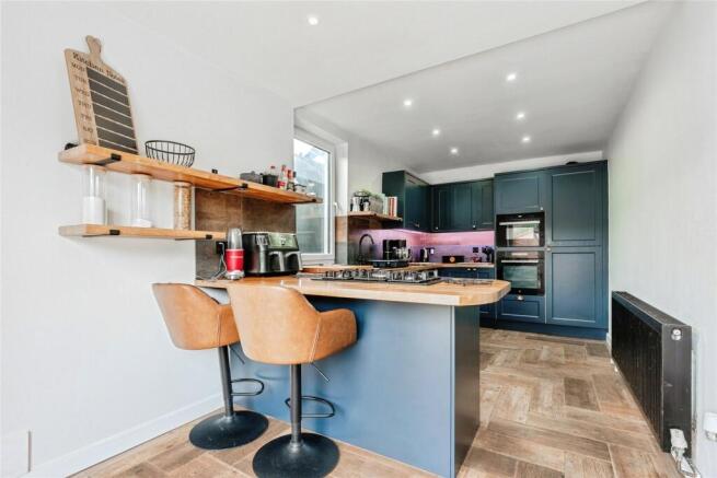 3 bed Semi-Detached for sale Image 12
