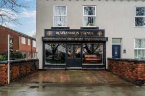 17, Green Lane, Featherstone, Pontefract WF7 6JG