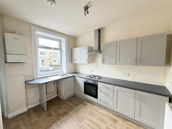 Mannville Grove, Keighley photo 4